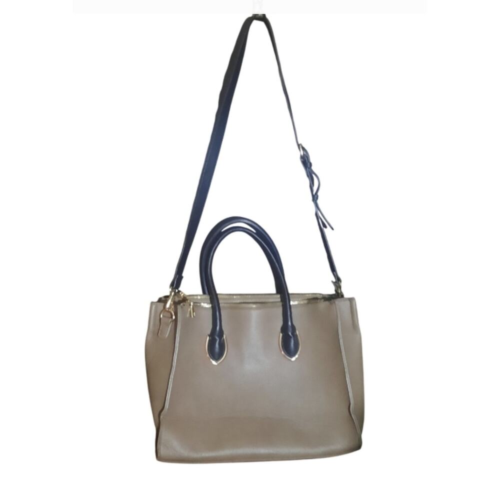 Urban Expressions Womens Toupe Large Travel Tote Bag Zip Close Adjustable Strap